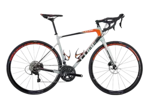 Road bike available for rental in Cascais, Portugal