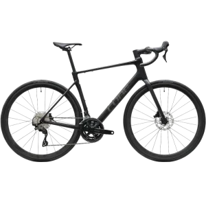 Black Cube Attain Pro road bike with drop handlebars and disc brakes